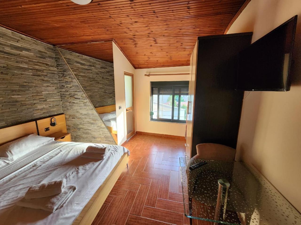 Hotel La Villa Tirana Zewnętrze zdjęcie