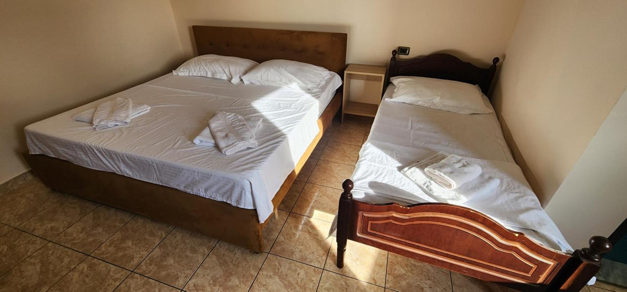 Hotel La Villa Tirana Zewnętrze zdjęcie