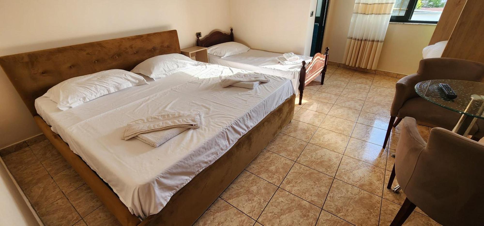 Hotel La Villa Tirana Zewnętrze zdjęcie
