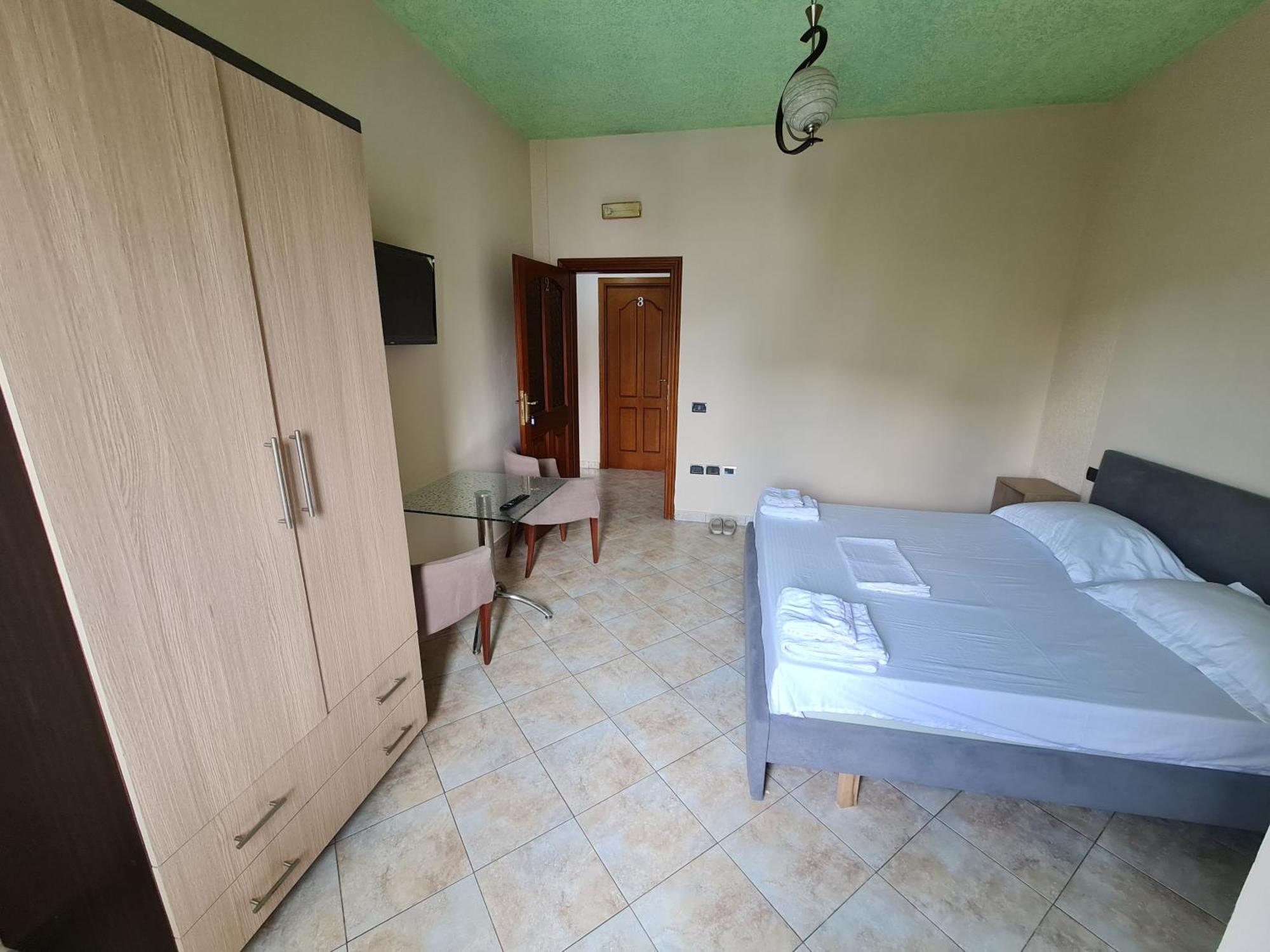 Hotel La Villa Tirana Zewnętrze zdjęcie