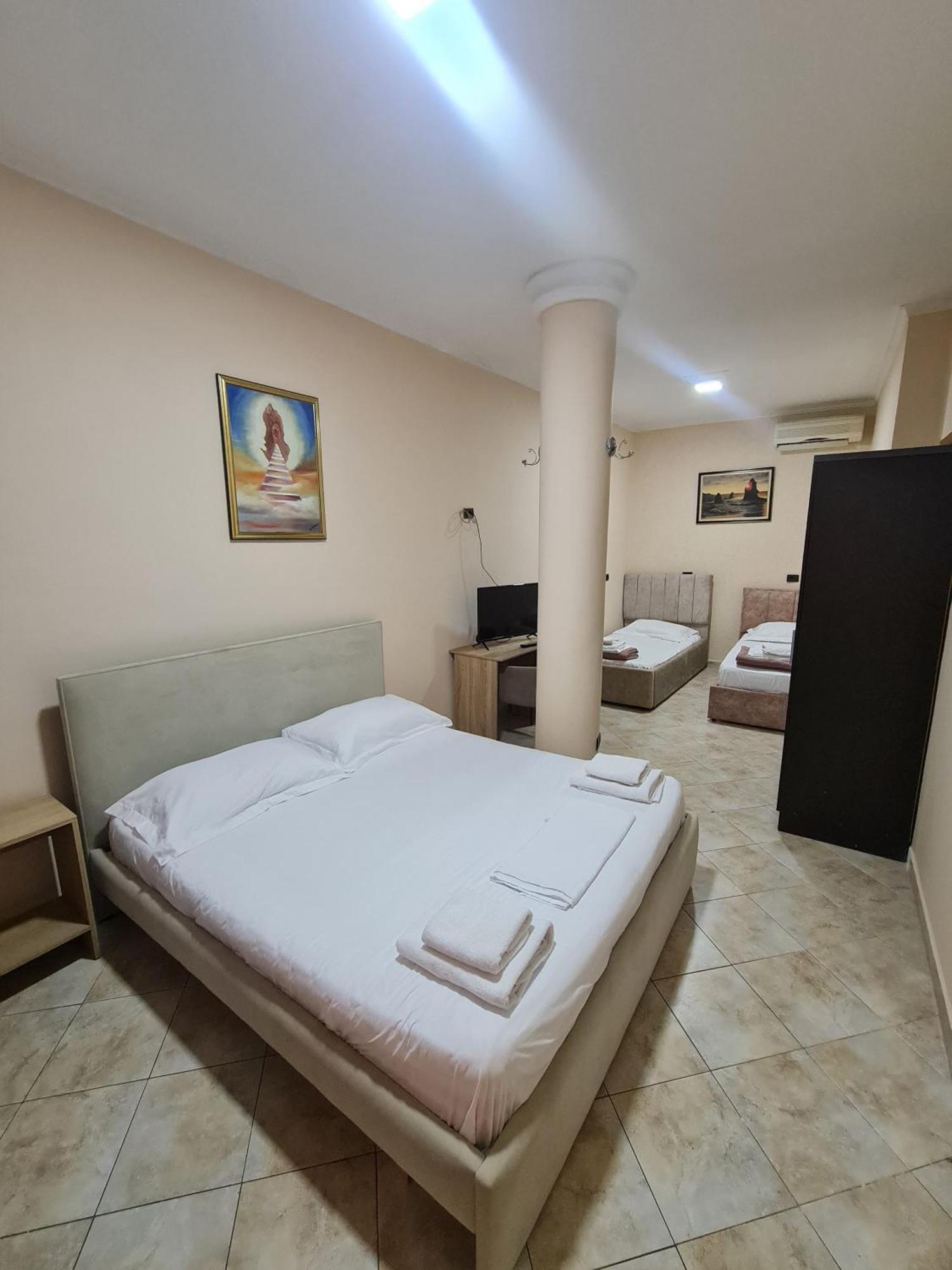 Hotel La Villa Tirana Zewnętrze zdjęcie