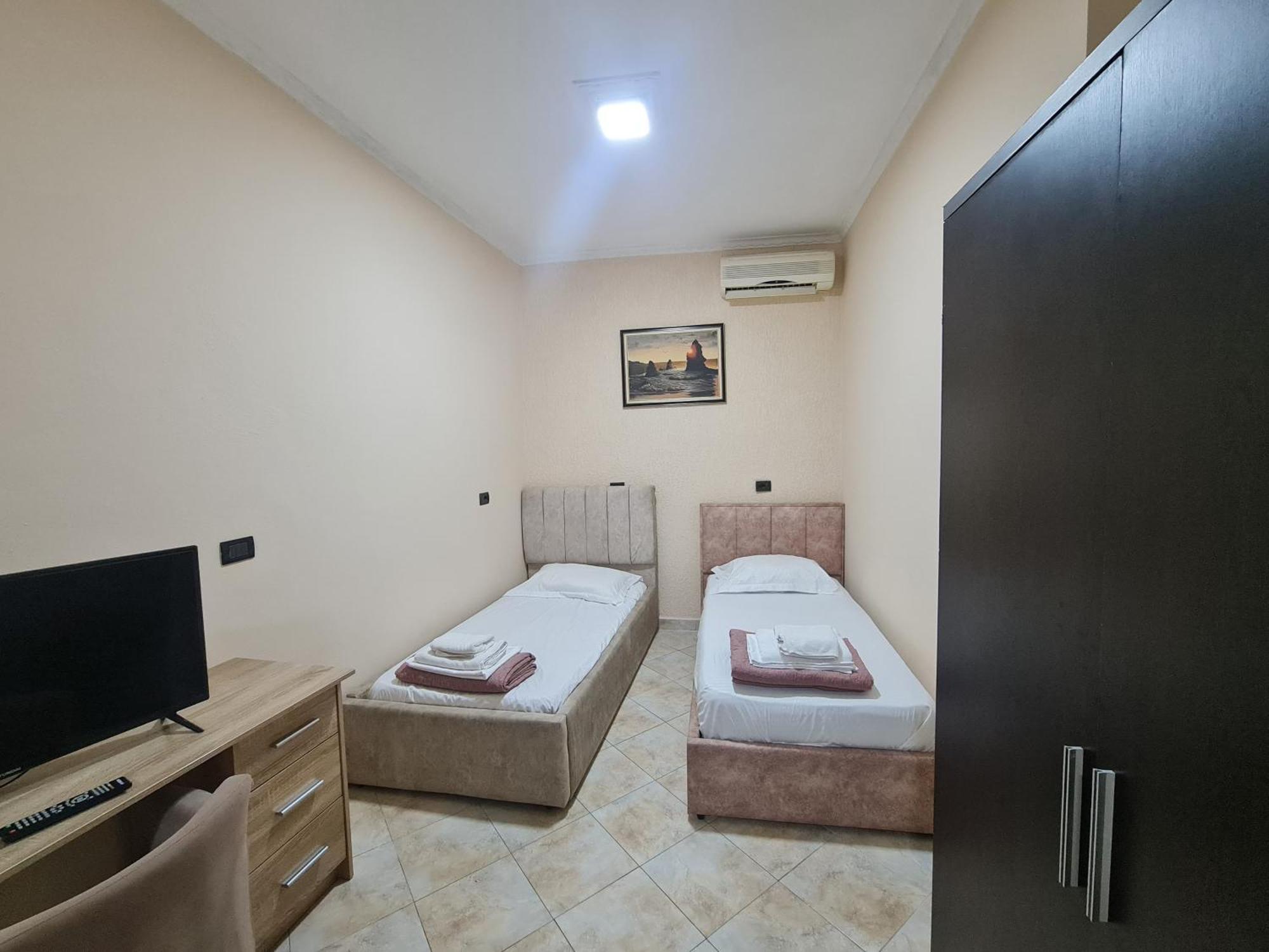 Hotel La Villa Tirana Zewnętrze zdjęcie