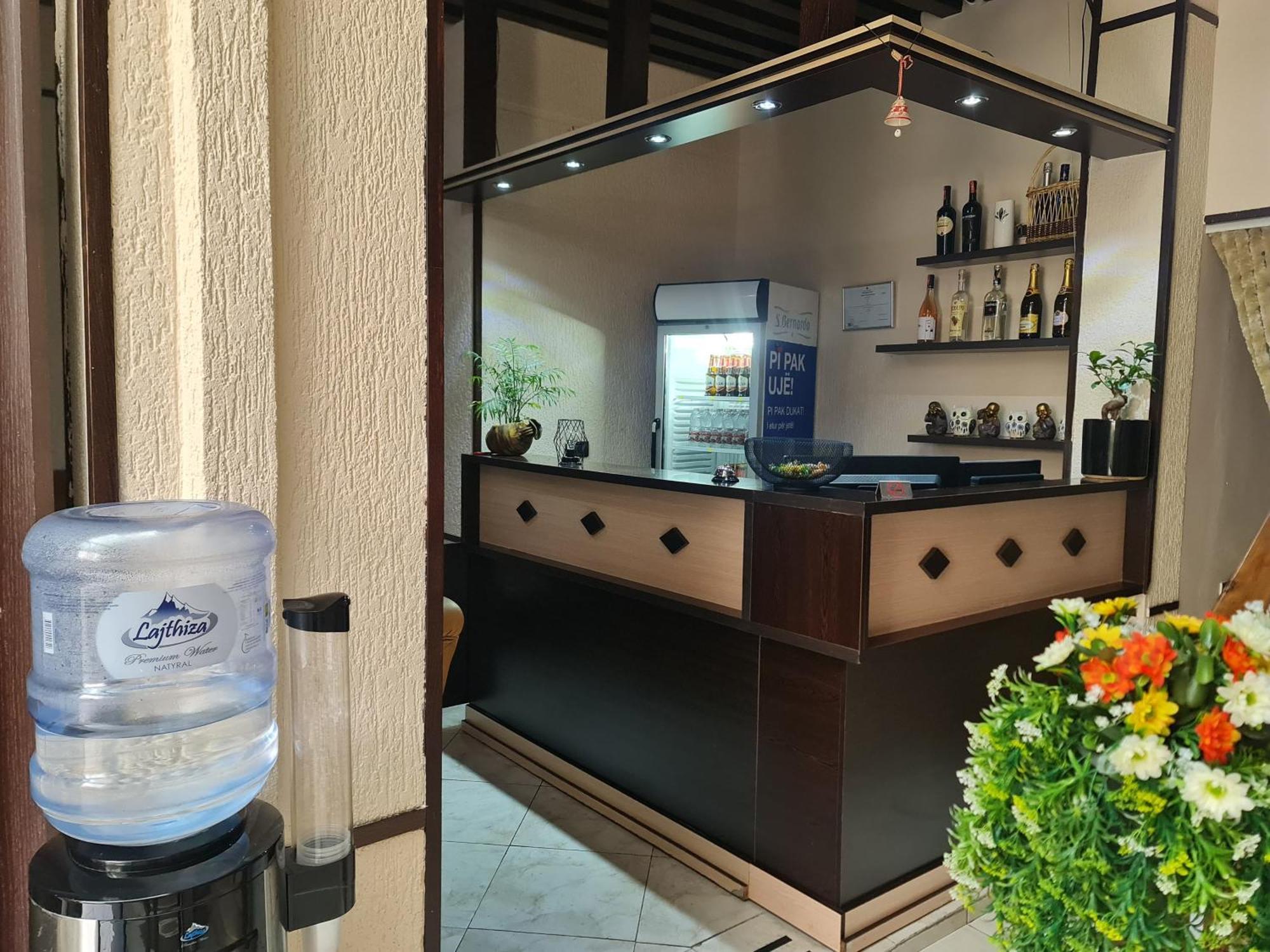 Hotel La Villa Tirana Zewnętrze zdjęcie