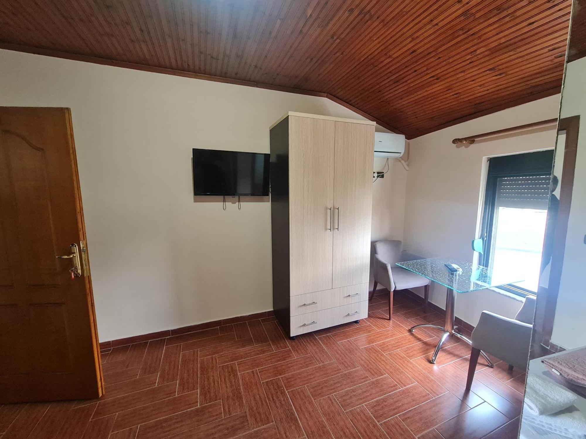 Hotel La Villa Tirana Zewnętrze zdjęcie