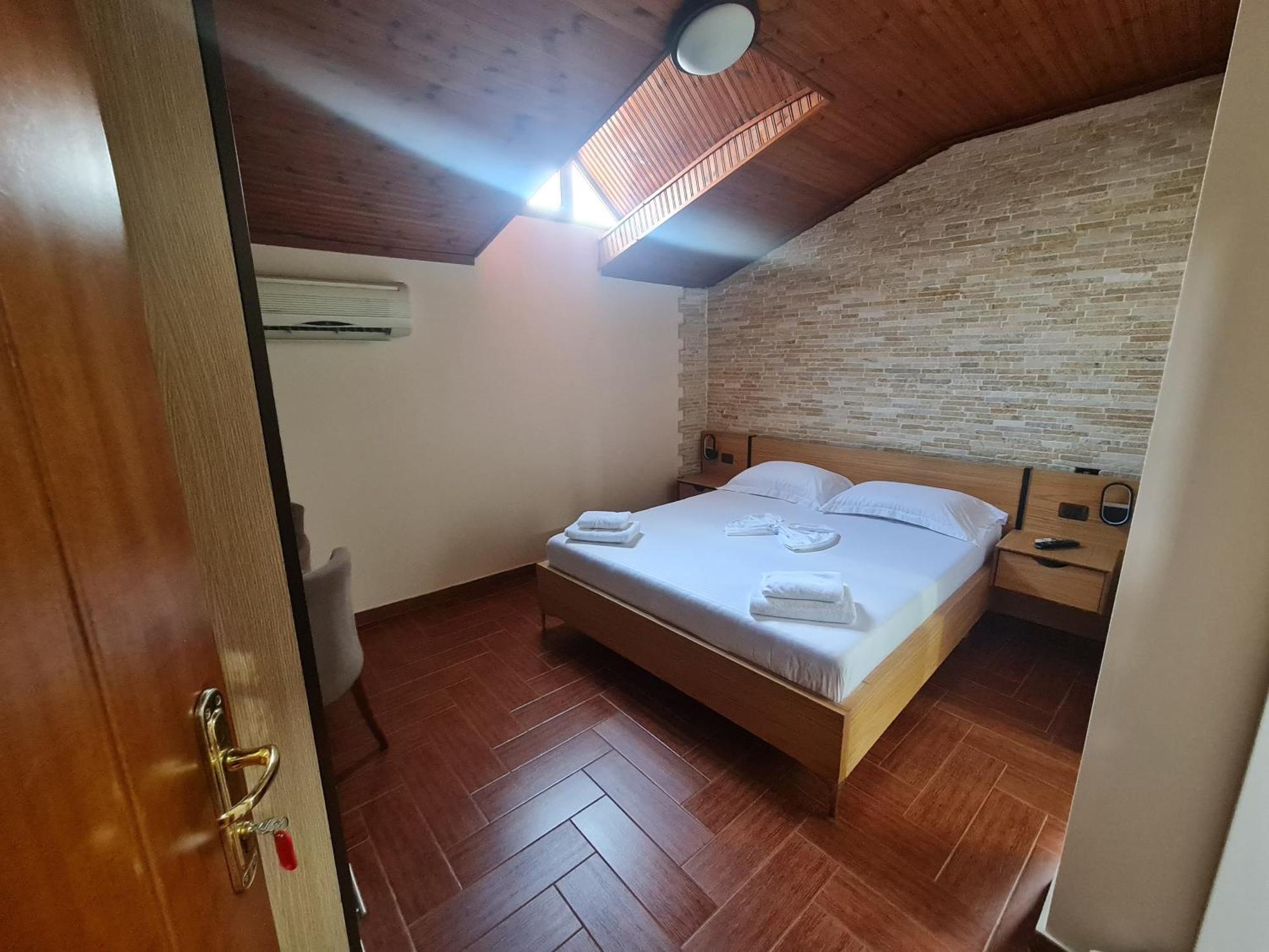 Hotel La Villa Tirana Zewnętrze zdjęcie