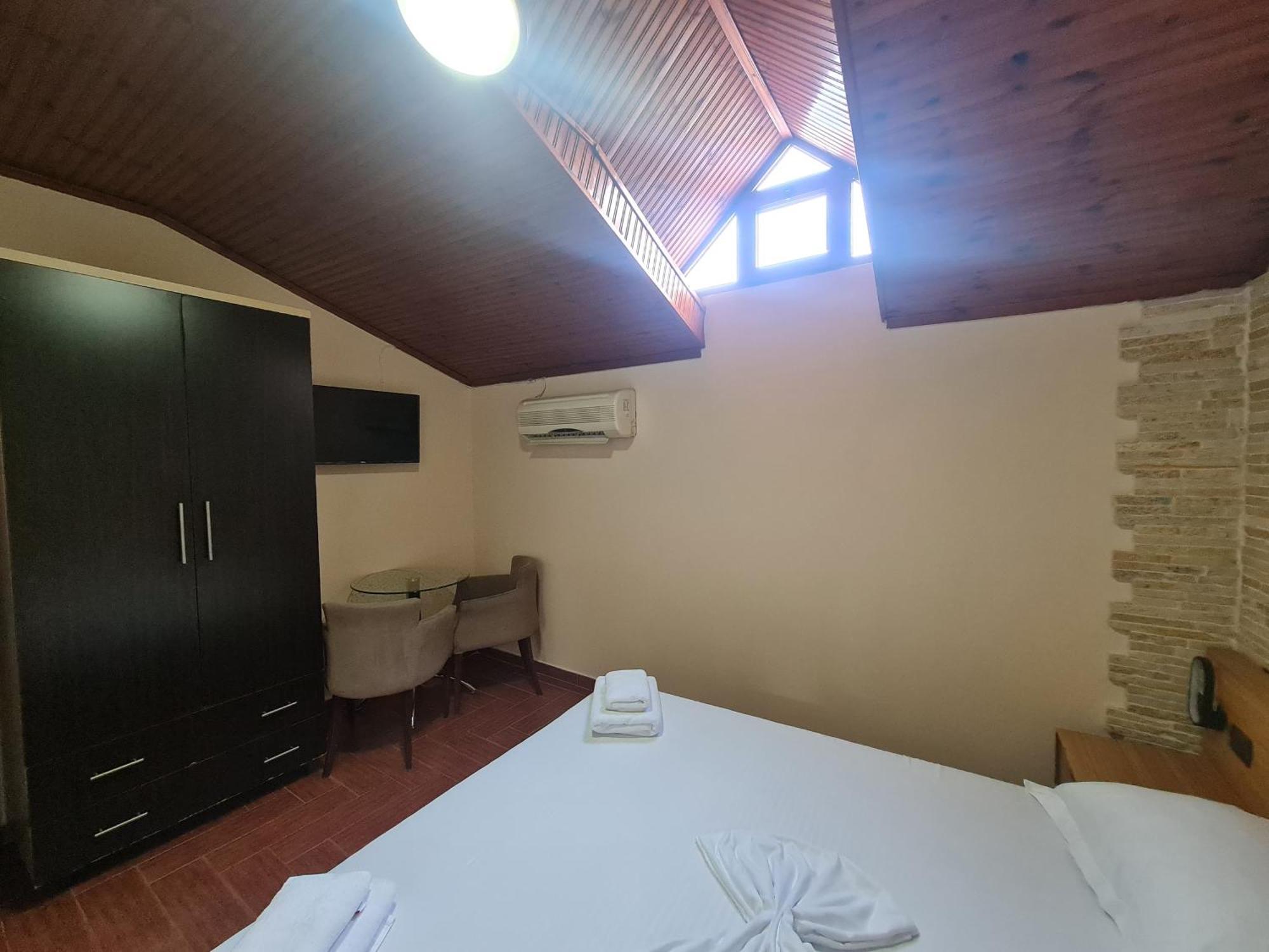 Hotel La Villa Tirana Zewnętrze zdjęcie